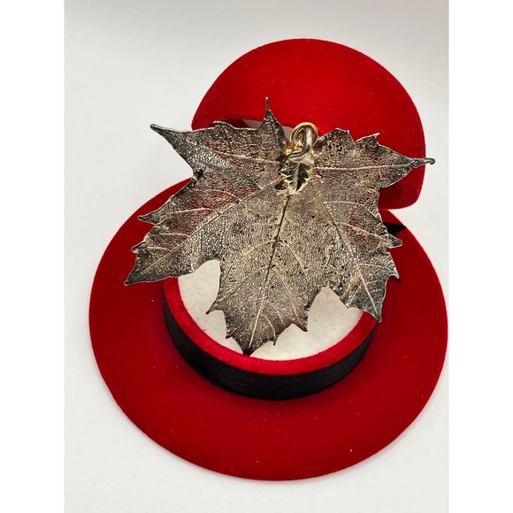 Blattrausch Canadian Maple Antique-Brass 2 5/8 Inch Pendant! - Picture 7 of 10